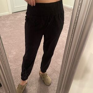 New In brand black jogger pants with pockets – size medium.